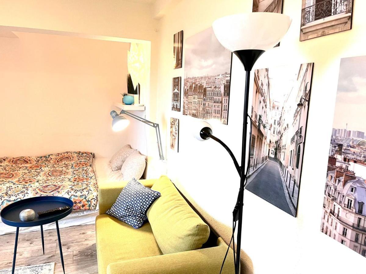 Panoramic Lil' Paris Apartment Bucharest Exterior photo